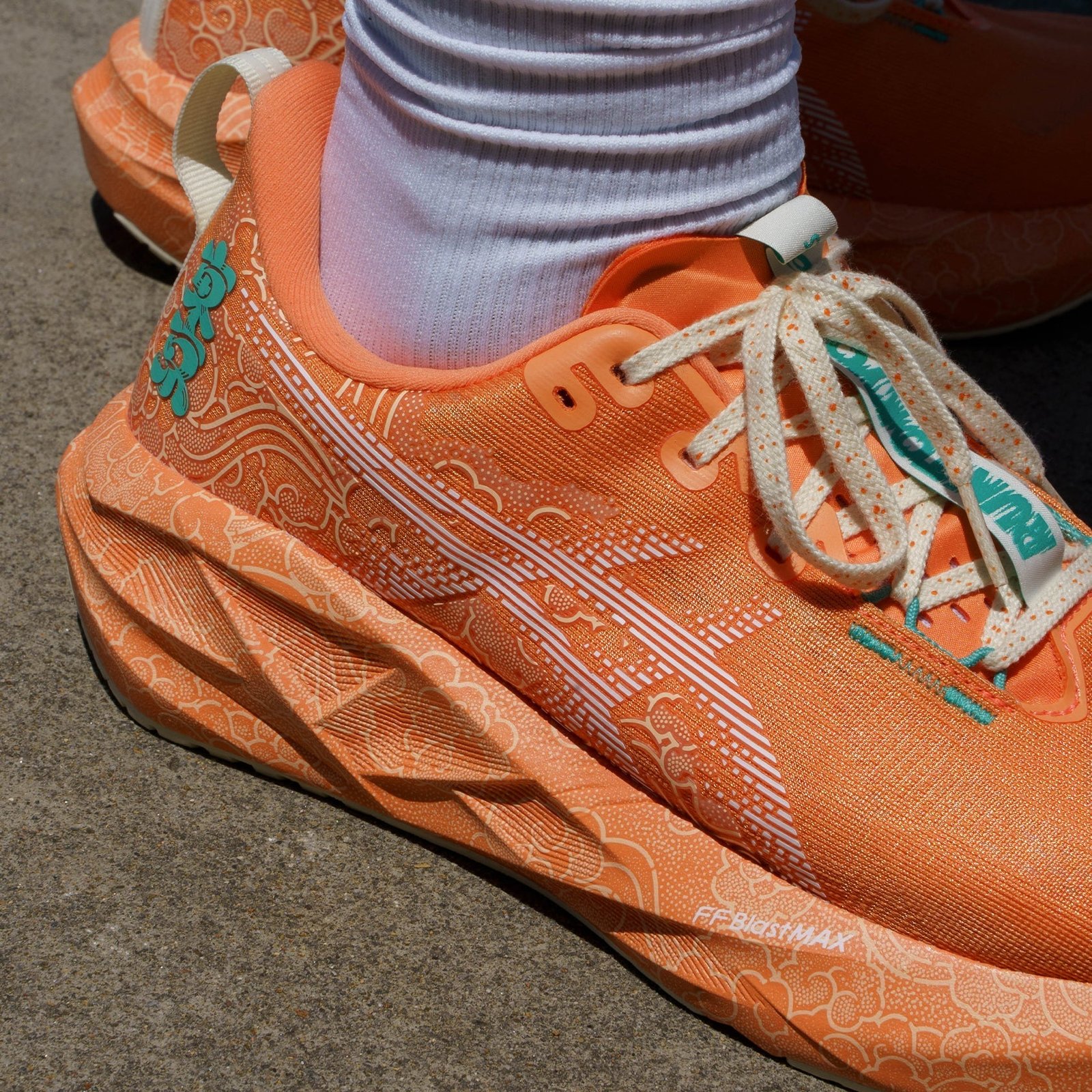 Unisex ASICS Novablast 5 Tokyo - Image 3